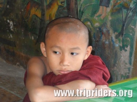Jeune bouddhiste theravada