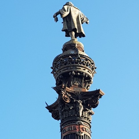 Colonne de Christophe Colomb de 60 mètres de haut