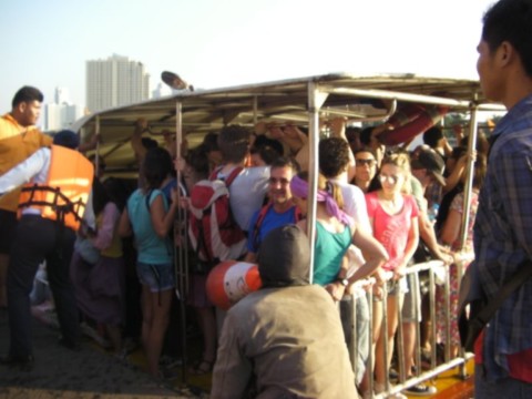 Taxi boat en surcharge