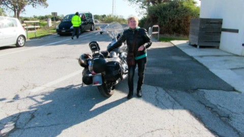 Attente Harley Davidson au bac du Sauvage
