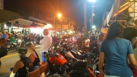 Daytona main street la nuit