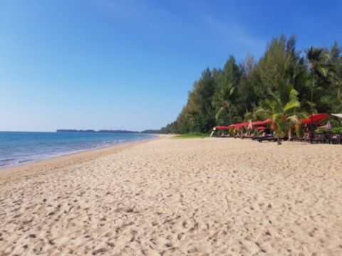 Plage principale à10 h du matin