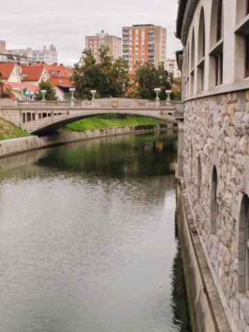 Pont sur la riviére