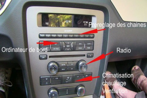 Ford Mustang les commandes