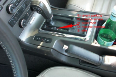Ford Mustang les commandes
