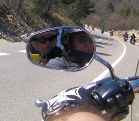 Colonne d'Harley Davidson au Ventoux