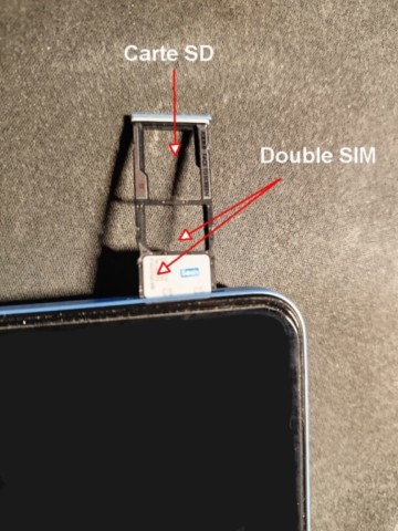 Double emplacement SIM et SD