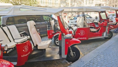 Tuk Tuk en location avec chauffeur