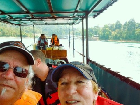 Tour du lac en barque.