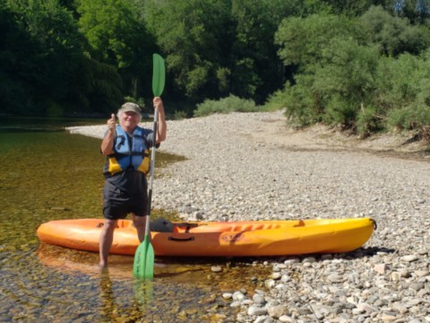 En canoë aprés un retournement