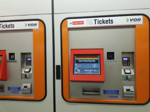 Machine à billets traditionnelle du métro