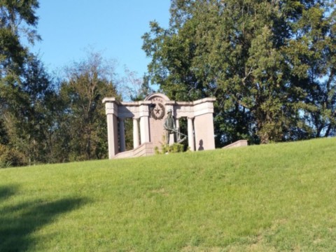 Monuments aux morts